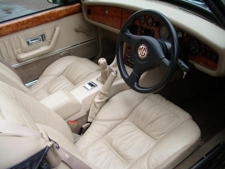 MGR V8 - 1994 Interior