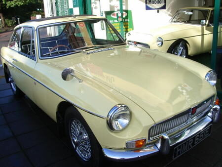 MGB GT 1967 Front