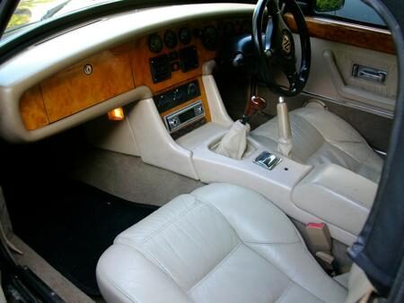 MGR V8 UK Spec. 1993 Interior