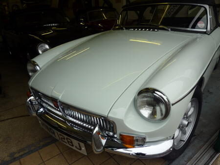 MGB HERITAGE SHELL - 1971 Front