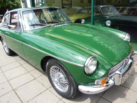 MGB GT HERITAGE SHELL - 1967 Front