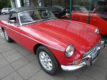 MGB HERITAGE SHELL 1974 Front