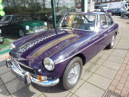 MGB GT - 1972 Front