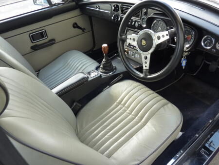 MGB GT - 1972 Interior
