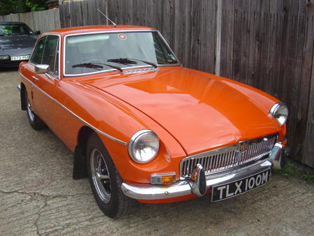 MGB GT 1973 front