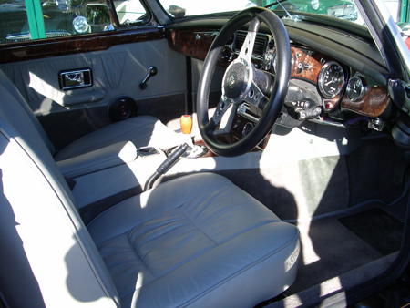 MGB V8 ROADSTER Interior