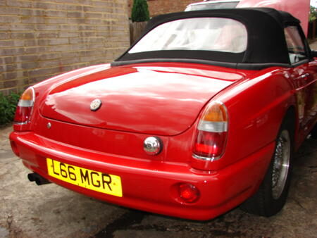 MG RV8 - 1993 Back