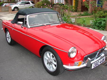 MGB V8 Roadster - HERITAGE SHELL - 1973 Front