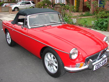 MGB V8 Roadster - HERITAGE SHELL - 1973 Front