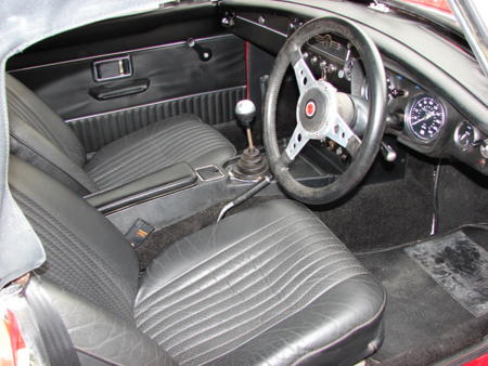 MGB V8 Roadster - HERITAGE SHELL - 1973 Interior
