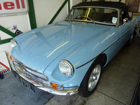 MGB HERITAGE SHELL 1972 Front