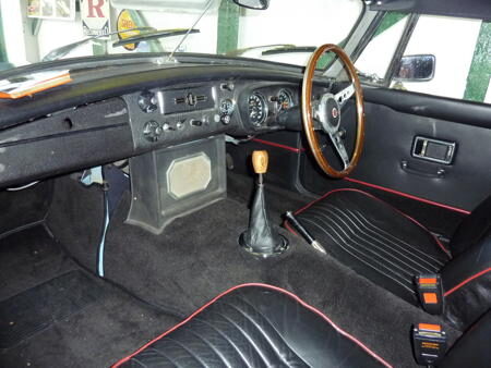 MGB HERITAGE SHELL 1972 Interior