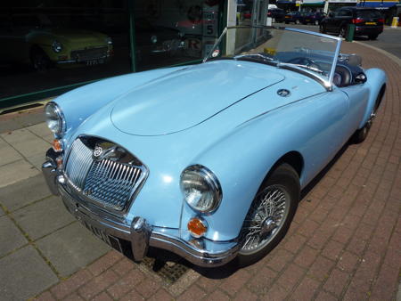 MGA 1600 MK1 Roadster Front