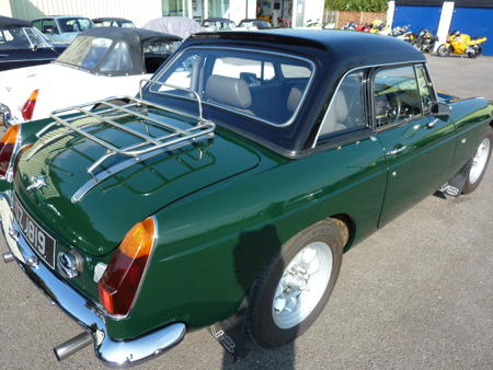 MGB V8 Roadster - OZ 1819 Back