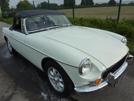 MGB HERITAGE SHELL - 1970 Front