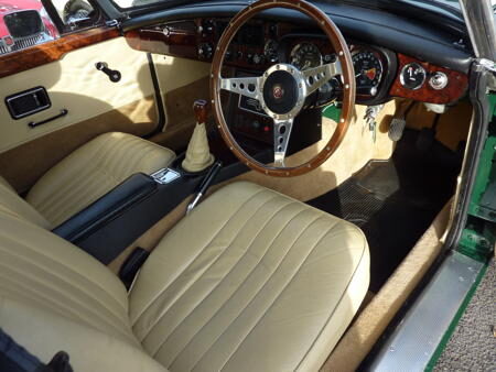 MGB HERITAGE SHELL - 1972 Interior