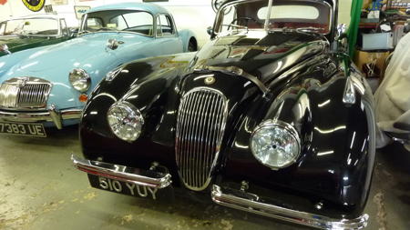 Jaguar XK 120 FHC - 1952 Front