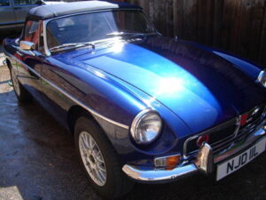 MGB V8 Roadster Metallic tahiti blue front